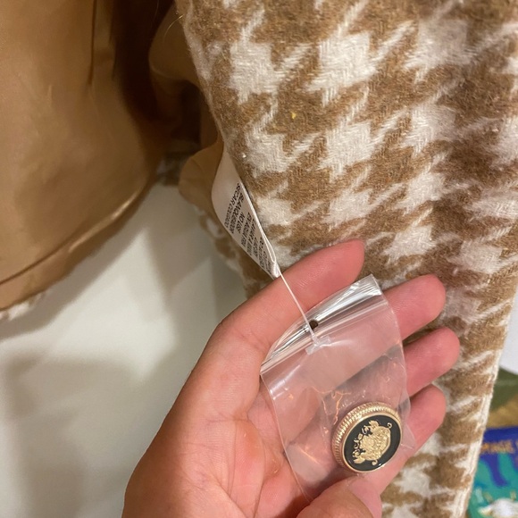 Never worn set. Skort and a blazer. Fun funky pattern. - Picture 4 of 9